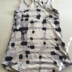 Lululemon Yoga Top Black and White Size 6